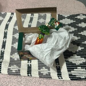 Old‎ World Christmas Bunch Of Carrots Glass Blown Ornament New in Box